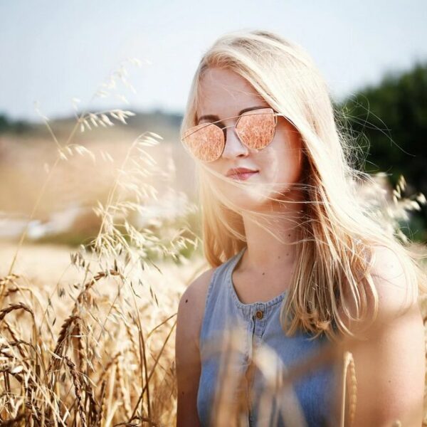 welche farbe passt zu blonden haaren und heller haut